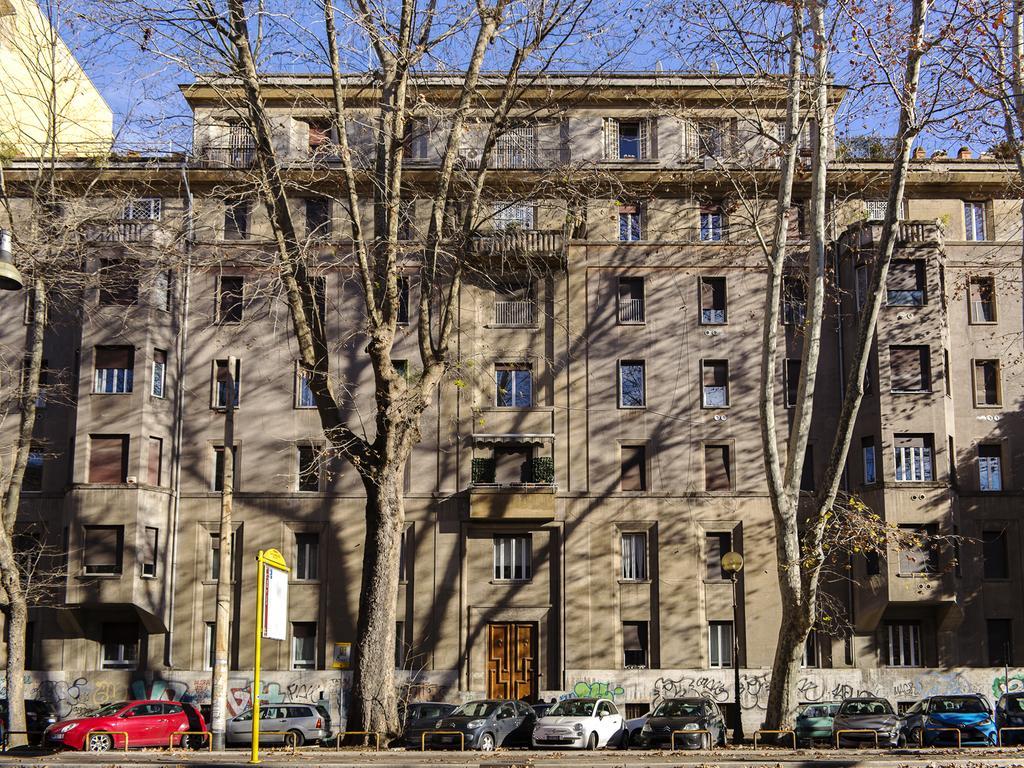 Three-Bedroom Apartment,353049109:JPEG